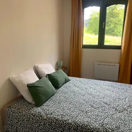 2 Au Calme Avec Sejour Et Balcon 1 Au Rdc A *